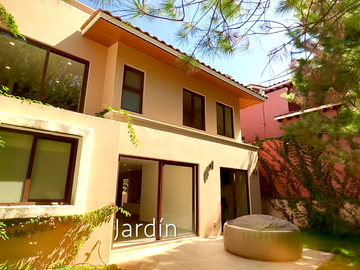 Casa en VENTA Club Golf Altozano MORELIA 4 Recamaras 3 Baños Jardin JACUzZI