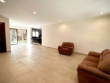 Casa en VENTA Club Golf Altozano MORELIA 4 Recamaras 3 Baños Jardin JACUzZI