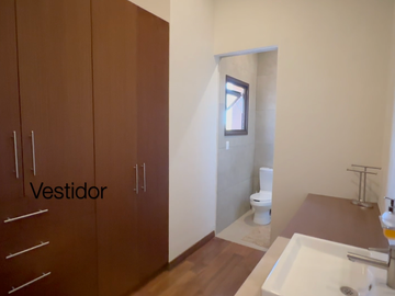 Casa en VENTA Club Golf Altozano MORELIA 4 Recamaras 3 Baños Jardin JACUzZI