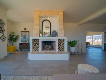 Villa con vista al oceano y a unos pasos de una extensa playa arenosa