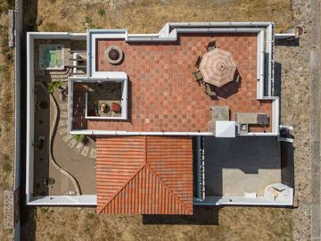 Villa con vista al oceano y a unos pasos de una extensa playa arenosa