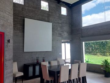 MODERNA CASA EN TUMBACO SECTOR CERAMICA CON MASTER PB