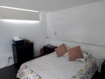 MODERNA CASA EN TUMBACO SECTOR CERAMICA CON MASTER PB