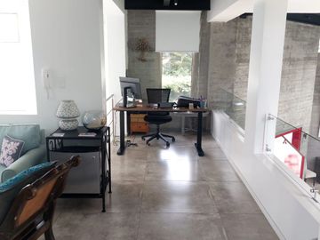 MODERNA CASA EN TUMBACO SECTOR CERAMICA CON MASTER PB