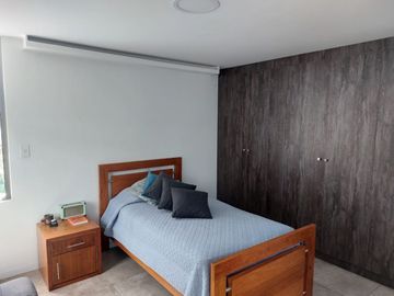 MODERNA CASA EN TUMBACO SECTOR CERAMICA CON MASTER PB