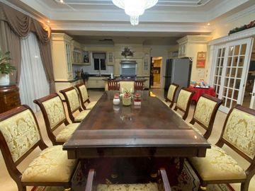 FOR SALE CLASSIC FURNISHED CORNER HOUSE WITH SWIMMING POOL IN ANGELES CITY PAMPANGA