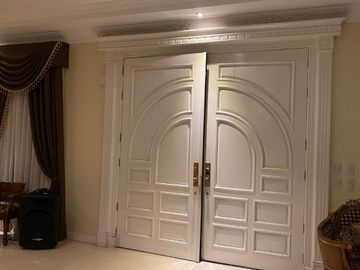 FOR SALE CLASSIC FURNISHED CORNER HOUSE WITH SWIMMING POOL IN ANGELES CITY PAMPANGA