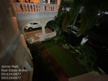 FOR SALE CLASSIC FURNISHED CORNER HOUSE WITH SWIMMING POOL IN ANGELES CITY PAMPANGA