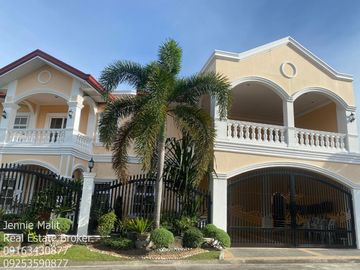 FOR SALE CLASSIC FURNISHED CORNER HOUSE WITH SWIMMING POOL IN ANGELES CITY PAMPANGA
