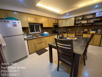 FOR SALE CLASSIC FURNISHED CORNER HOUSE WITH SWIMMING POOL IN ANGELES CITY PAMPANGA