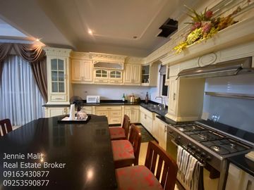 FOR SALE CLASSIC FURNISHED CORNER HOUSE WITH SWIMMING POOL IN ANGELES CITY PAMPANGA