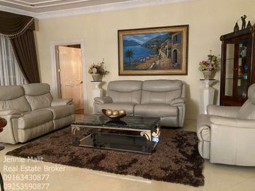 FOR SALE CLASSIC FURNISHED CORNER HOUSE WITH SWIMMING POOL IN ANGELES CITY PAMPANGA