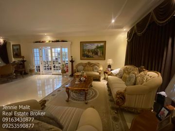 FOR SALE CLASSIC FURNISHED CORNER HOUSE WITH SWIMMING POOL IN ANGELES CITY PAMPANGA