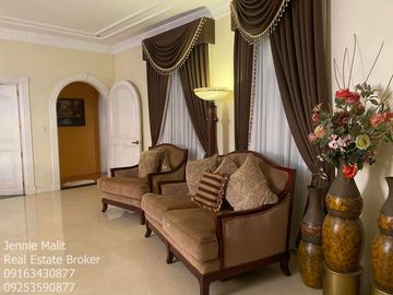 FOR SALE CLASSIC FURNISHED CORNER HOUSE WITH SWIMMING POOL IN ANGELES CITY PAMPANGA