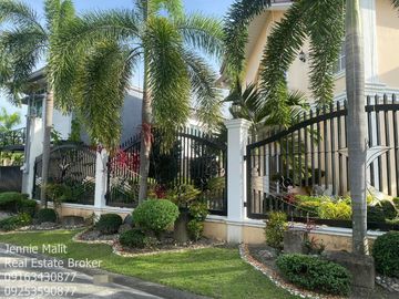 FOR SALE CLASSIC FURNISHED CORNER HOUSE WITH SWIMMING POOL IN ANGELES CITY PAMPANGA