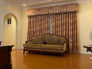 FOR SALE CLASSIC FURNISHED CORNER HOUSE WITH SWIMMING POOL IN ANGELES CITY PAMPANGA