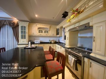 FOR SALE CLASSIC FURNISHED CORNER HOUSE WITH SWIMMING POOL IN ANGELES CITY PAMPANGA