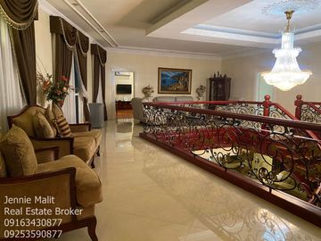 FOR SALE CLASSIC FURNISHED CORNER HOUSE WITH SWIMMING POOL IN ANGELES CITY PAMPANGA
