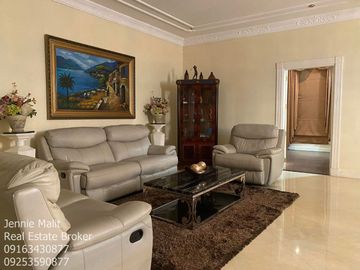 FOR SALE CLASSIC FURNISHED CORNER HOUSE WITH SWIMMING POOL IN ANGELES CITY PAMPANGA