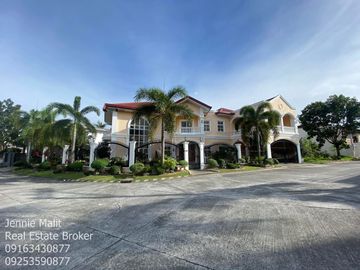 FOR SALE CLASSIC FURNISHED CORNER HOUSE WITH SWIMMING POOL IN ANGELES CITY PAMPANGA