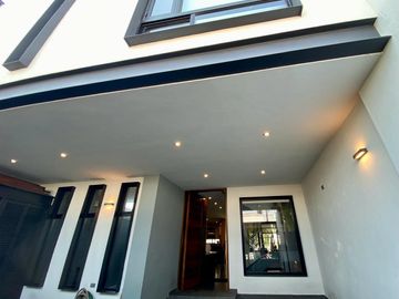 HERMOSA CASA EN VENTA EN LA CALMA ZAPOPAN