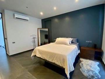 HERMOSA CASA EN VENTA EN LA CALMA ZAPOPAN