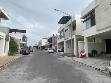 Casa Venta Cumbres Elite Premier Monterrey / Garcia 3 Pisos Fabulosa Magnifica Super Hermosa SUPER EQUIPADA Posible 4 Rec PRIVADA con Amenidades Cerca