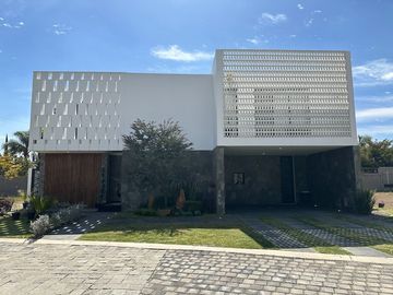 Casa en coto en Zona Real, Zapopan