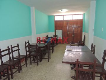 Vendo Casa De Dos Pisos Con Cochera Urb. Remigio Silva.( C.DELGADO)