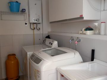 VENDO HERMOSA CASA EN TUMBACO