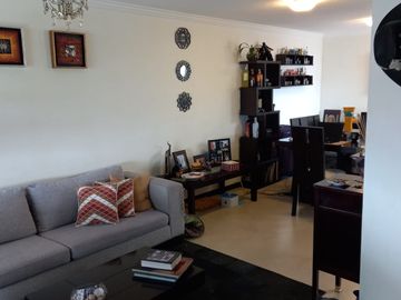 VENDO HERMOSA CASA EN TUMBACO
