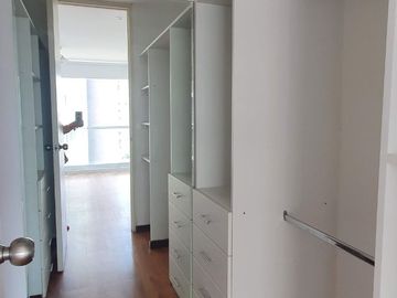 VENDO DEPARTAMENTO EN CONDOM LAS CUMBRES de LA MOLINA - Cerca a USIL. IBM , Colegio Raimondi