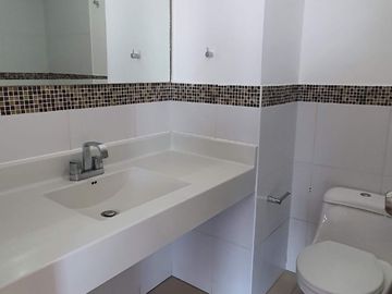 VENDO DEPARTAMENTO EN CONDOM LAS CUMBRES de LA MOLINA - Cerca a USIL. IBM , Colegio Raimondi