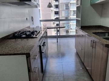 VENDO DEPARTAMENTO EN CONDOM LAS CUMBRES de LA MOLINA - Cerca a USIL. IBM , Colegio Raimondi