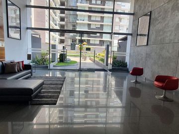 VENDO DEPARTAMENTO EN CONDOM LAS CUMBRES de LA MOLINA - Cerca a USIL. IBM , Colegio Raimondi