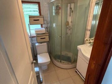 🏡León Propiedades vende hermosa casa en condominio en sector lo Aguila, Curacaví🏡