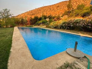 🏡León Propiedades vende hermosa casa en condominio en sector lo Aguila, Curacaví🏡