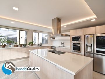 Venta de Departamento con Acabados de Lujo Av. Ordoñez Lasso