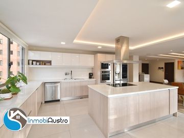 Venta de Departamento con Acabados de Lujo Av. Ordoñez Lasso
