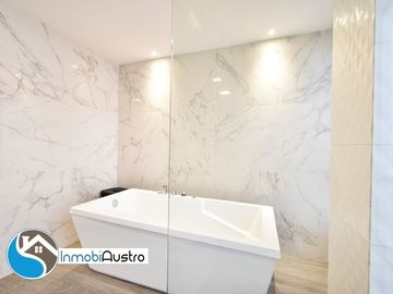 Venta de Departamento con Acabados de Lujo Av. Ordoñez Lasso