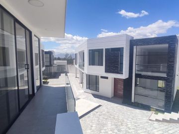 CASAS SECTOR CUMBAYA ALTURA RANCHO SAN FRANCISCO