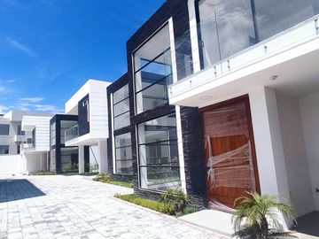 CASAS SECTOR CUMBAYA ALTURA RANCHO SAN FRANCISCO