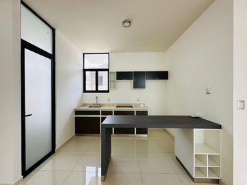 Casa en Venta, Fracc. Distrito Las Flores, Uriangato, Gto.