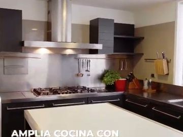 VENTA CASA EN LA ESTANCIA EN LA MOLINA MODERNA FUNCIONAL