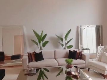 VENTA CASA EN LA ESTANCIA EN LA MOLINA MODERNA FUNCIONAL