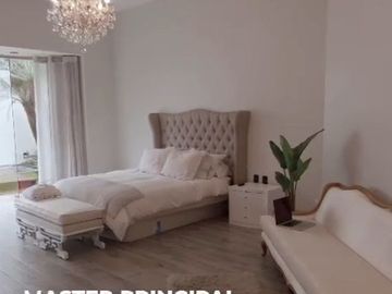 VENTA CASA EN LA ESTANCIA EN LA MOLINA MODERNA FUNCIONAL