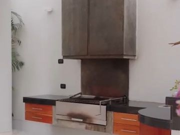 VENTA CASA EN LA ESTANCIA EN LA MOLINA MODERNA FUNCIONAL