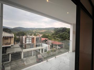 *VENTA DE DEPARTAMENTOS DE ESTRENO EN VÍA LA COSTA * (ANDREINA)