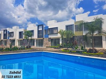 Casa en Venta con Alberca, 3 recamaras al sur de Cuernavaca en Emiliano Zapata Morelos