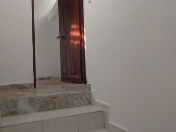 13941 Vendo casa Peatonal esquinera frente al parque
